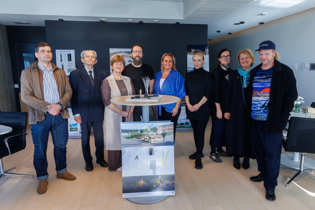 Rakvere tänas vaprate koolinoorte skulptuuri ideekonkursil osalenuid.jpg